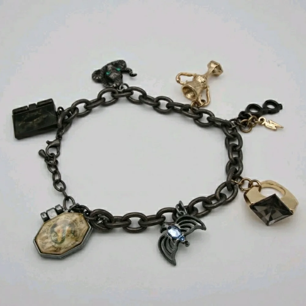 NWT! HARRY POTTER Dumbledore Seven (7) Horcrux Charm Bracelet Universal Studios